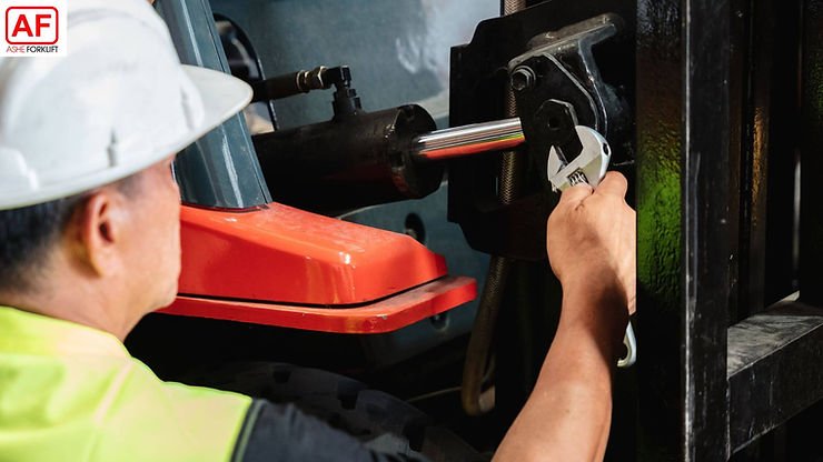 tips pemeliharaan forklift