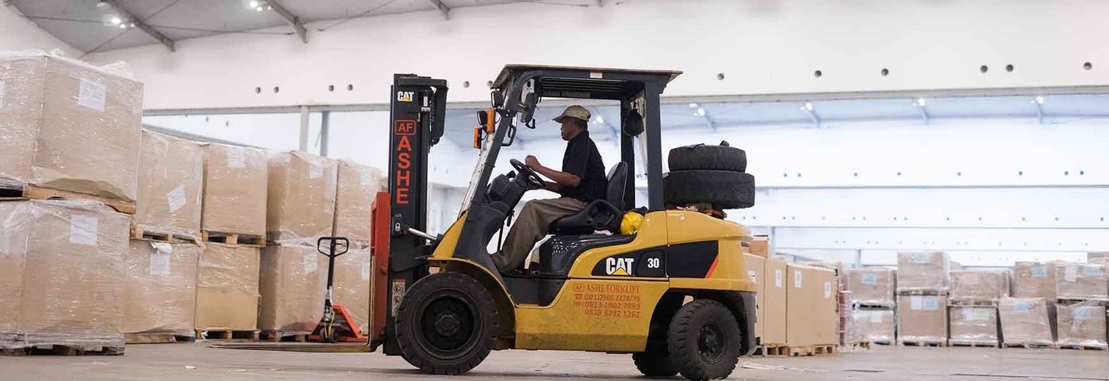 sejarah forklift dan perkembangannya